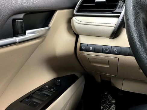 Used 2024 Toyota Camry LE image 33