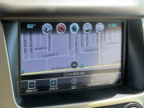 Used 2020 GMC Yukon Denali w/ Denali Premium Package RWD image 3