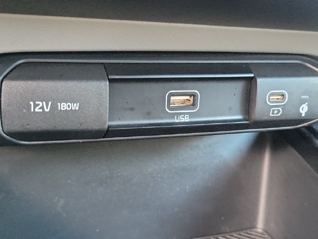 Used 2023 Kia Niro Wave FWD image 14