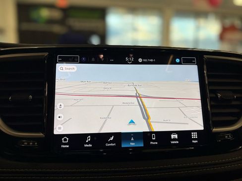 Used 2026 Chrysler Pacifica Limited w/ S Appearance Package image 42