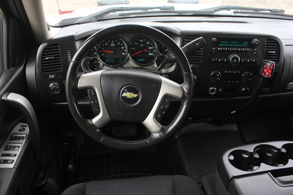 Used 2010 Chevrolet Silverado 1500 LT w/ Power Pack Plus AWD/4WD image 9