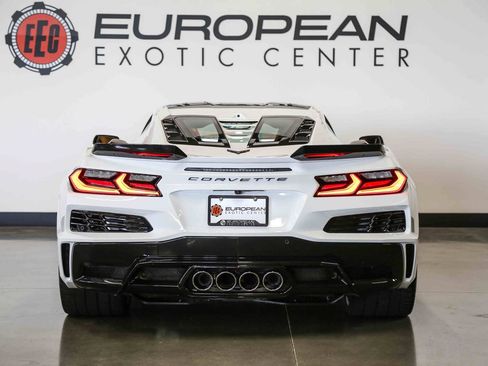 Used 2025 Chevrolet Corvette ZR1 w/ Battery Protection Package RWD image 11
