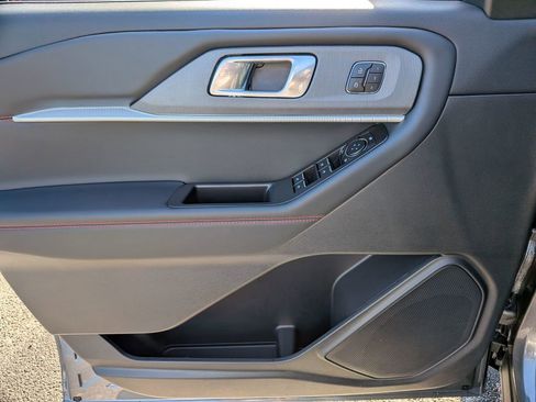 Used 2026 Ford Explorer ST-Line w/ Premium Package image 27