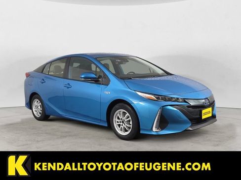 Used 2022 Toyota Prius Prime XLE FWD image 3