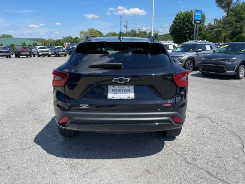 Used 2025 Chevrolet Trax RS FWD image 42
