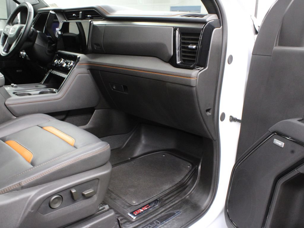 Used 2026 GMC Sierra 2500 AT4 w/ Technology Package AWD/4WD image 42