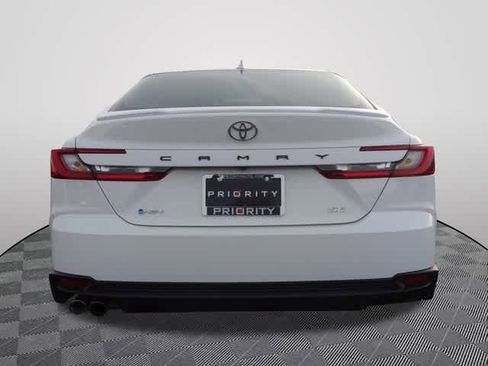 Used 2025 Toyota Camry SE FWD image 3