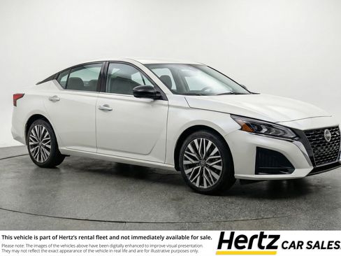 Used 2025 Nissan Altima 2.5 SV FWD image 1