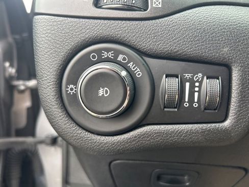 Used 2019 Jeep Cherokee Trailhawk w/ Trailer Tow Group image 15