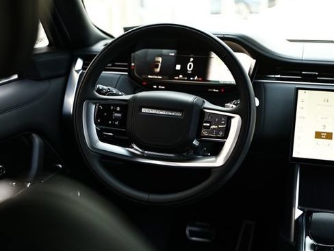 New 2026 Land Rover Range Rover Long Wheelbase SE AWD/4WD image 34