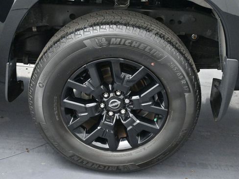 Used 2023 Nissan Frontier SV w/ Midnight Edition Package image 32