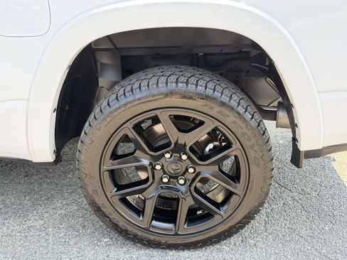 Used 2021 RAM 1500 Laramie AWD/4WD image 37