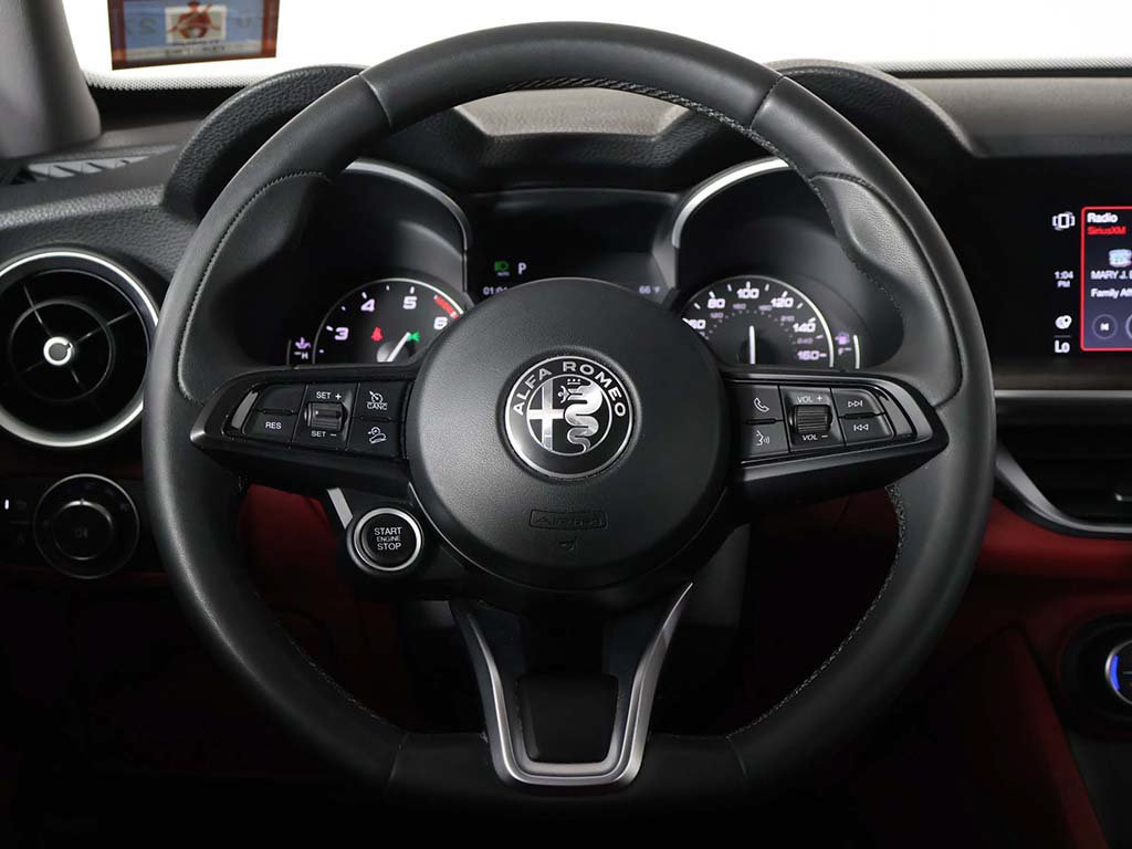 Used 2020 Alfa Romeo Stelvio Ti AWD/4WD image 32