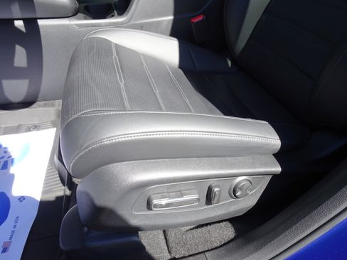Used 2025 Honda CR-V EX-L image 9