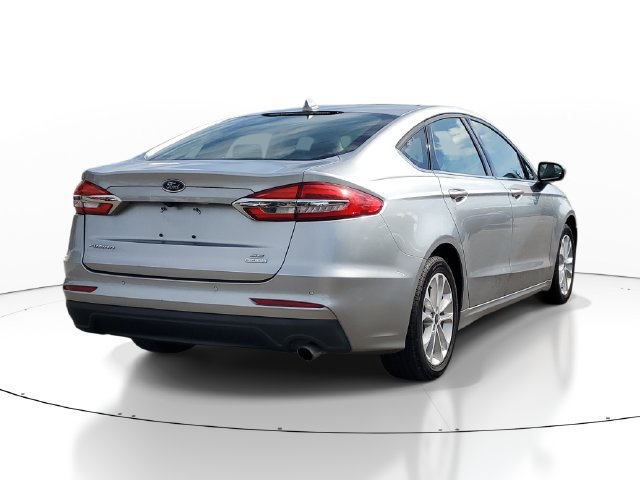 Used 2020 Ford Fusion SE FWD image 4