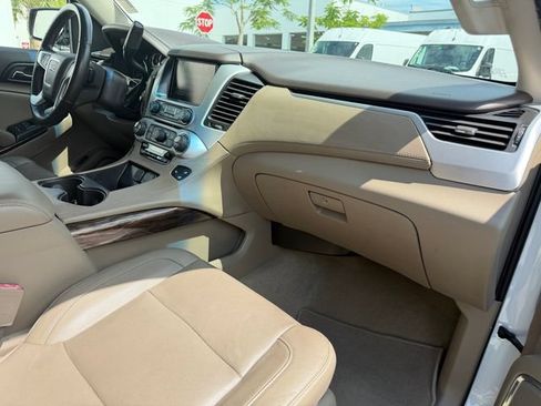 Used 2018 GMC Yukon XL SLT w/ Open Road Package RWD image 15