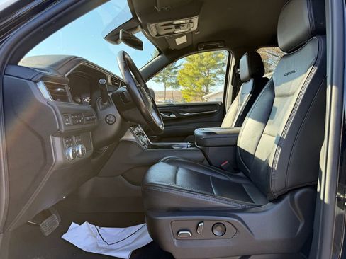 Used 2022 GMC Yukon XL Denali image 3