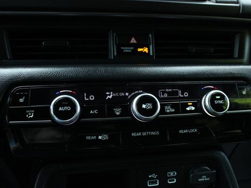Used 2024 Honda Pilot TrailSport image 47