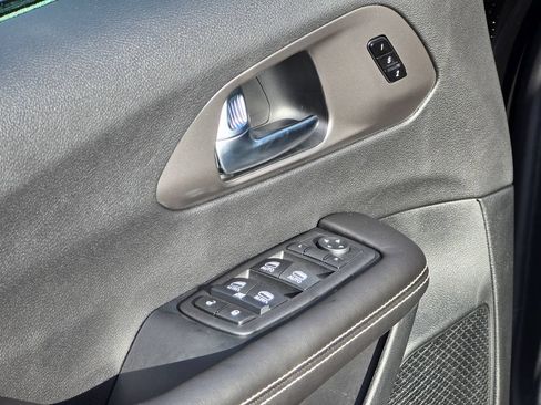 New 2026 Chrysler Pacifica Select w/ S Appearance Package FWD image 32
