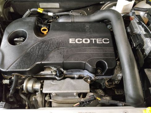 Used 2019 Chevrolet Equinox LT image 30