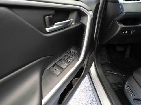 Used 2024 Toyota RAV4 XLE FWD image 7