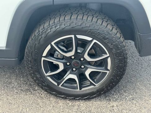 Certified 2025 Jeep Compass Trailhawk AWD/4WD image 11