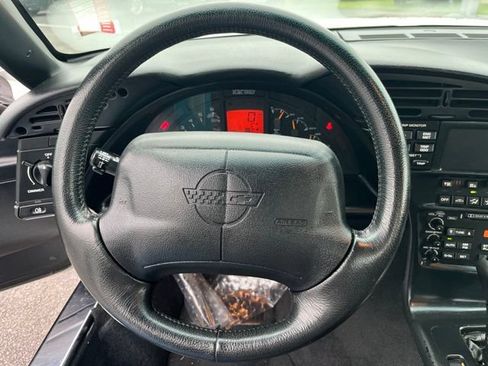 Used 1996 Chevrolet Corvette Coupe RWD image 19