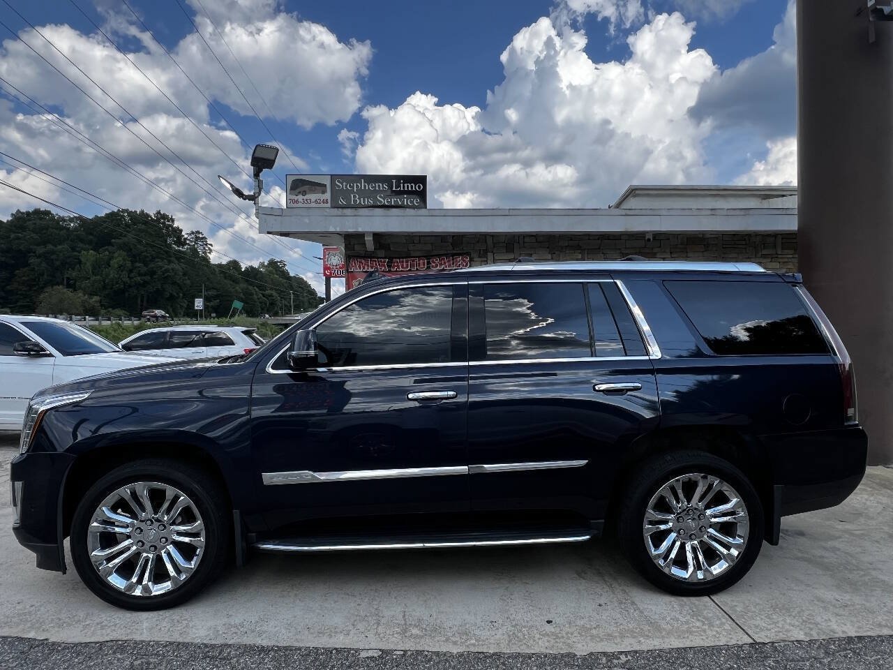 Used 2017 Cadillac Escalade Luxury w/ LPO, Radiant Package AWD/4WD image 3