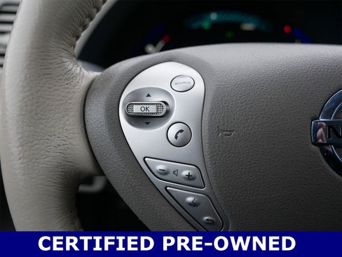 Used 2017 Nissan Leaf SV image 30