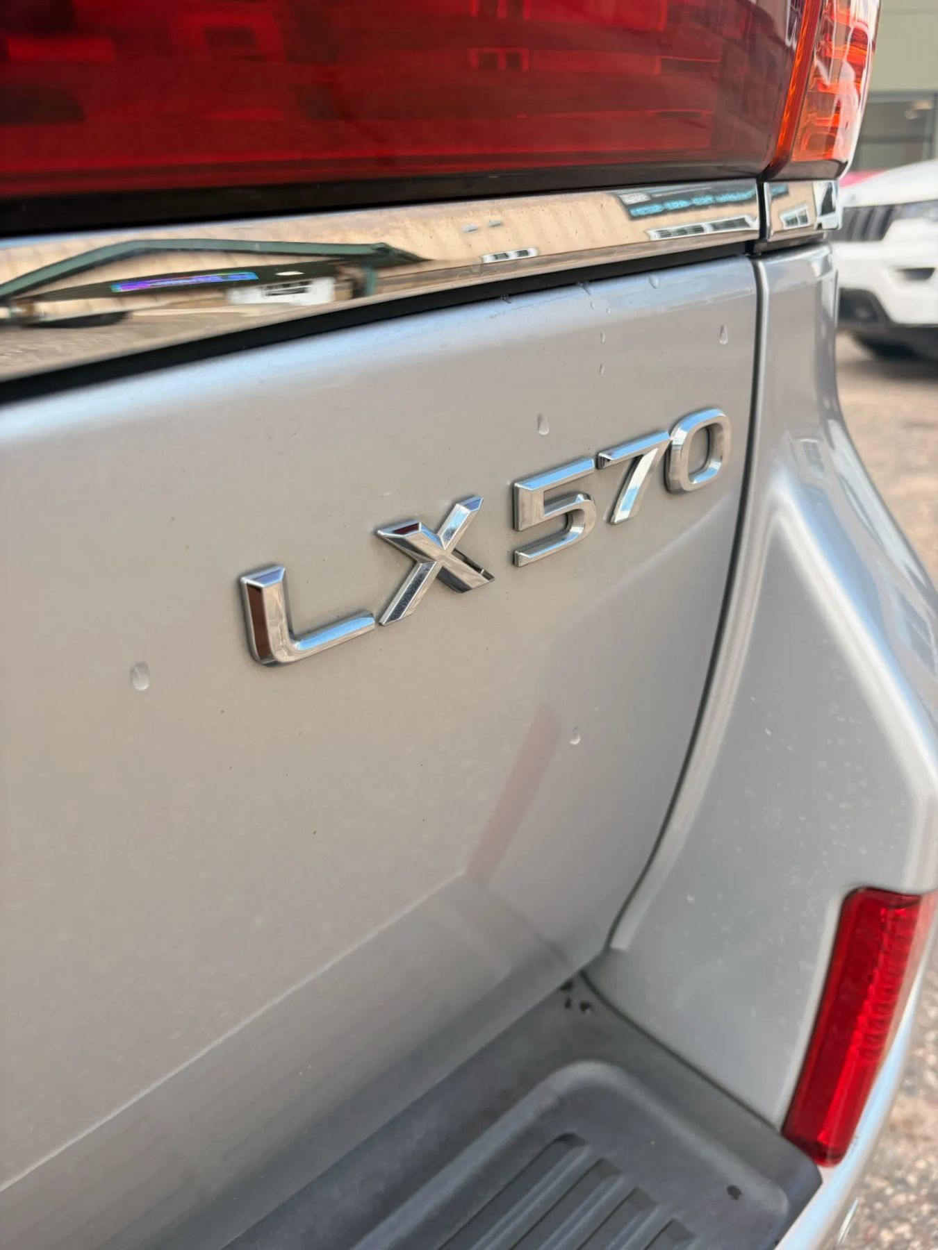 Used 2011 Lexus LX 570 4WD w/ Luxury Pkg image 53
