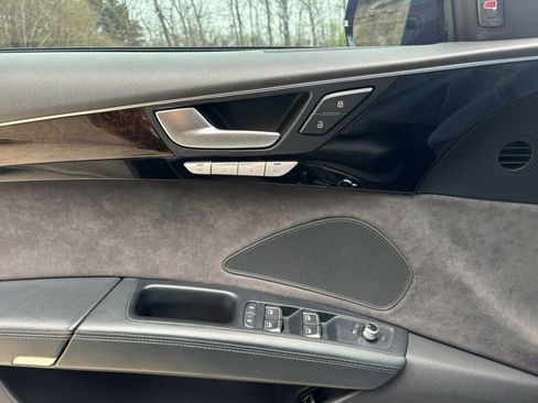 Used 2015 Audi A8 L 4.0T w/ Premium Package image 39