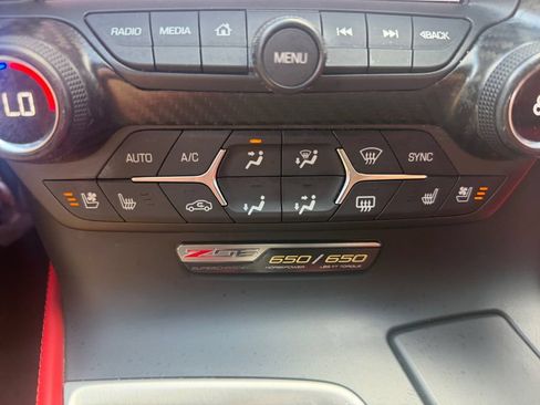 Used 2015 Chevrolet Corvette Z06 w/ 3LZ Preferred Equipment Group RWD image 24