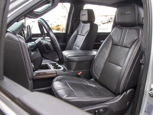 Used 2023 Chevrolet Silverado 2500 High Country image 10