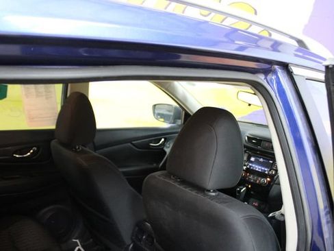 Used 2020 Nissan Rogue SV AWD/4WD image 12