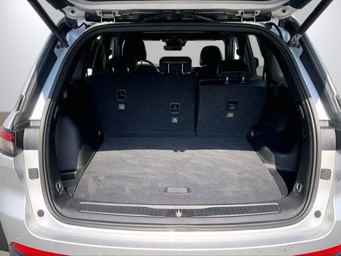 Certified 2025 Jeep Grand Cherokee Altitude image 25