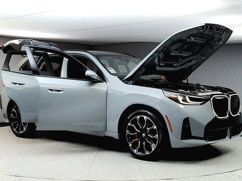 Used 2025 BMW X3 xDrive30i w/ Premium Package image 9