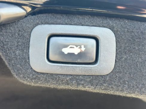 Used 2013 Lexus LS 460 w/ Comfort Pkg RWD image 28