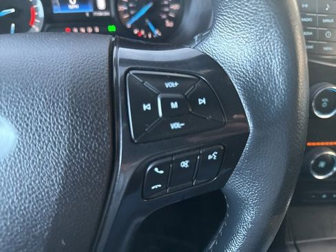 Used 2018 Ford Explorer XLT image 17