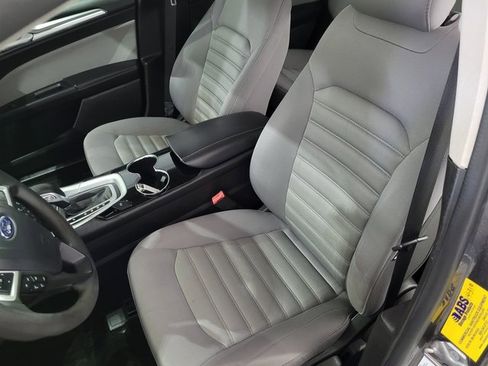 Used 2014 Ford Fusion S image 40