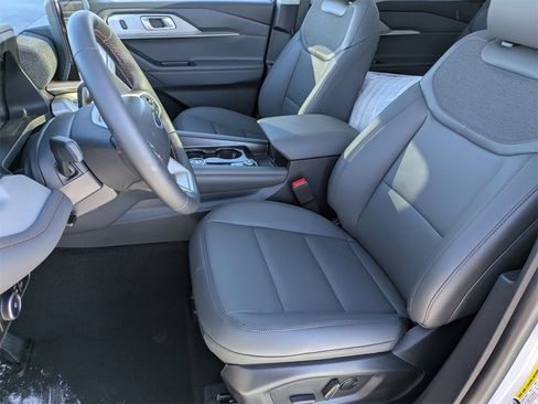 New 2026 Ford Explorer Active image 16