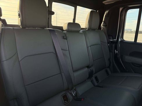 New 2026 Jeep Gladiator Mojave image 23