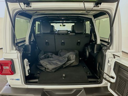 Used 2023 Jeep Wrangler Sahara w/ Cold Weather Group image 30