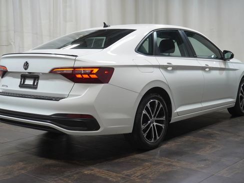 Used 2023 Volkswagen Jetta Sport FWD image 4