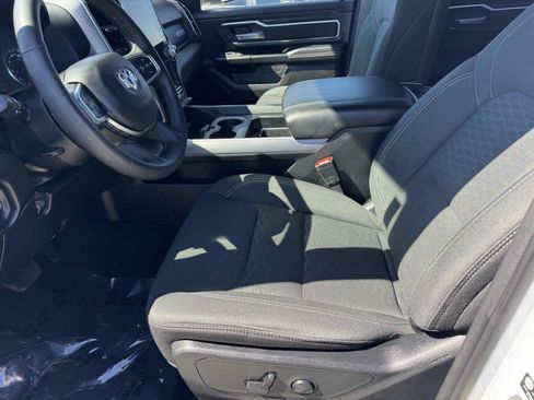 Used 2025 RAM 1500 Big Horn AWD/4WD image 16