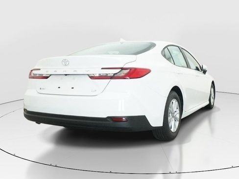 Used 2026 Toyota Camry LE FWD image 5