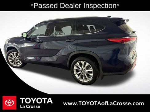 Certified 2022 Toyota Highlander Limited image 2