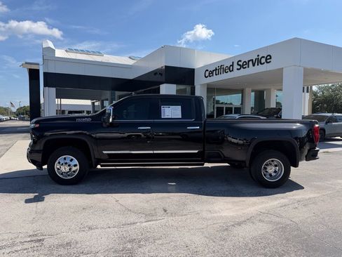 Used 2024 Chevrolet Silverado 3500 High Country w/ High Country Premium Package AWD/4WD image 8