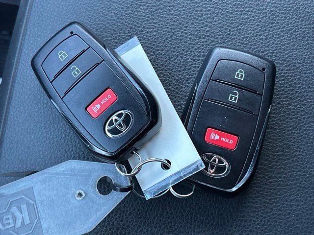 Used 2025 Toyota Tacoma SR5 AWD/4WD image 58