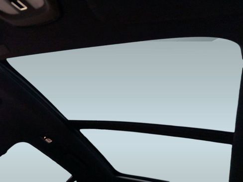 Certified 2024 Volvo XC90 T8 Ultimate w/ Protection Package Premier image 15