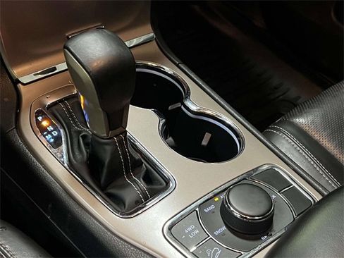 Used 2017 Jeep Grand Cherokee Limited w/ Luxury Group II image 25